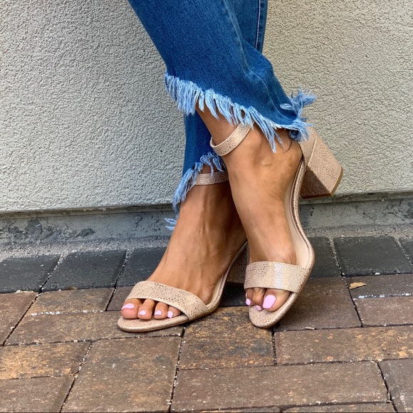 NIB Gold Genuine Leather Kitten Block Heel Sandal - Picture 4 of 6